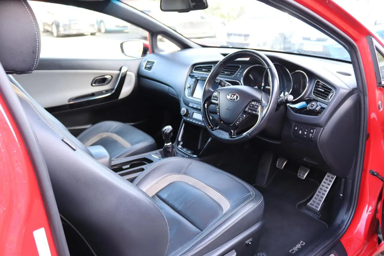 Kia Proceed 2015 photo 3