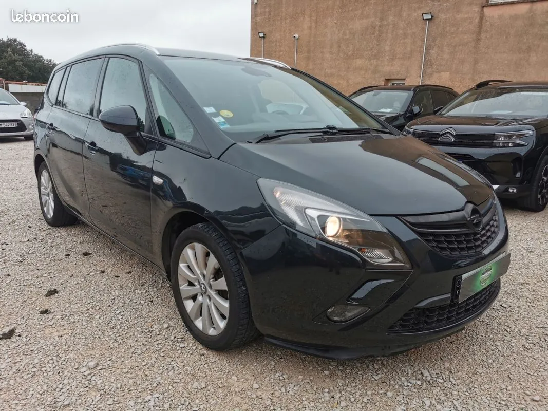 Opel Zafira Tourer 2014 photo 2