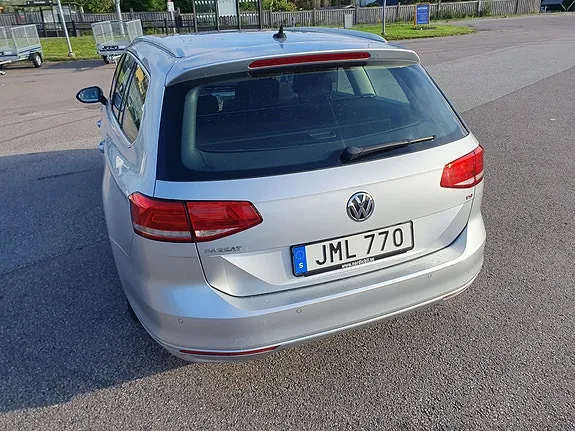 Volkswagen Passat 2018 photo 3