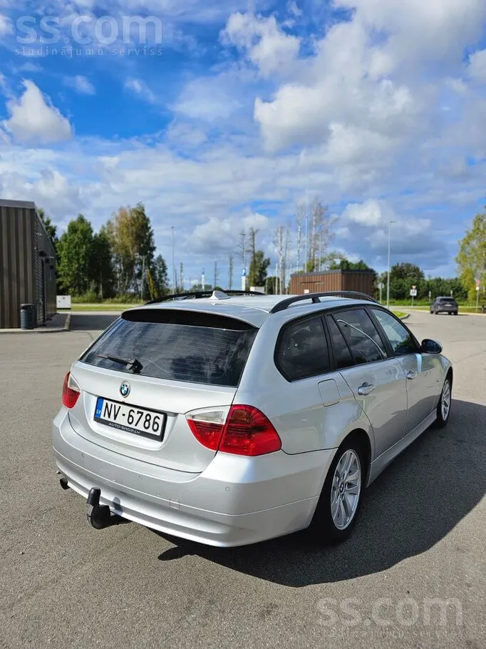 BMW 320D 2006 photo 2