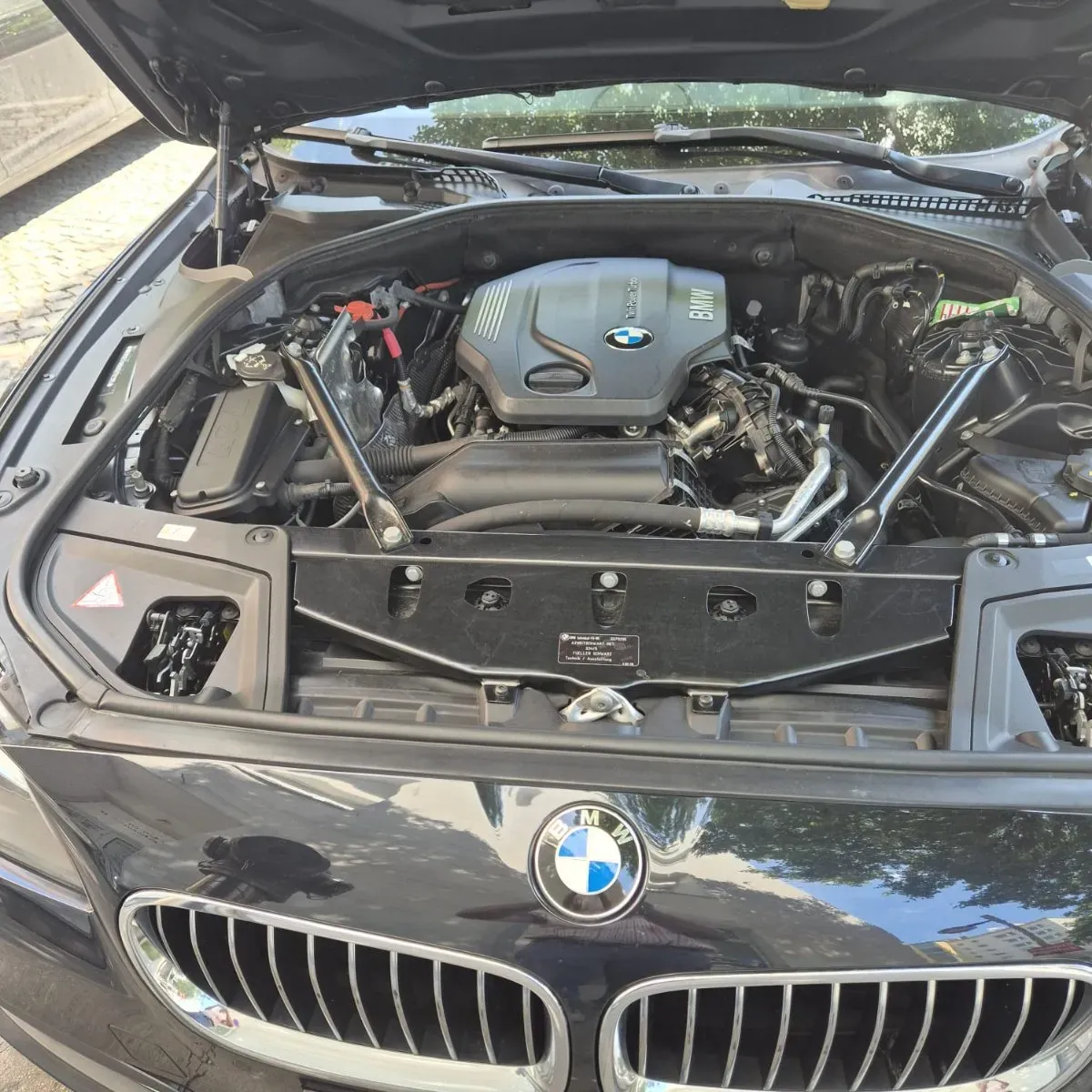 BMW 5 Series 2016 photo 2