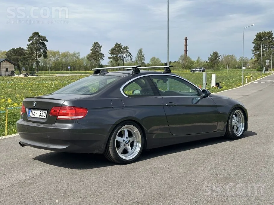 BMW 330 2007 photo 3