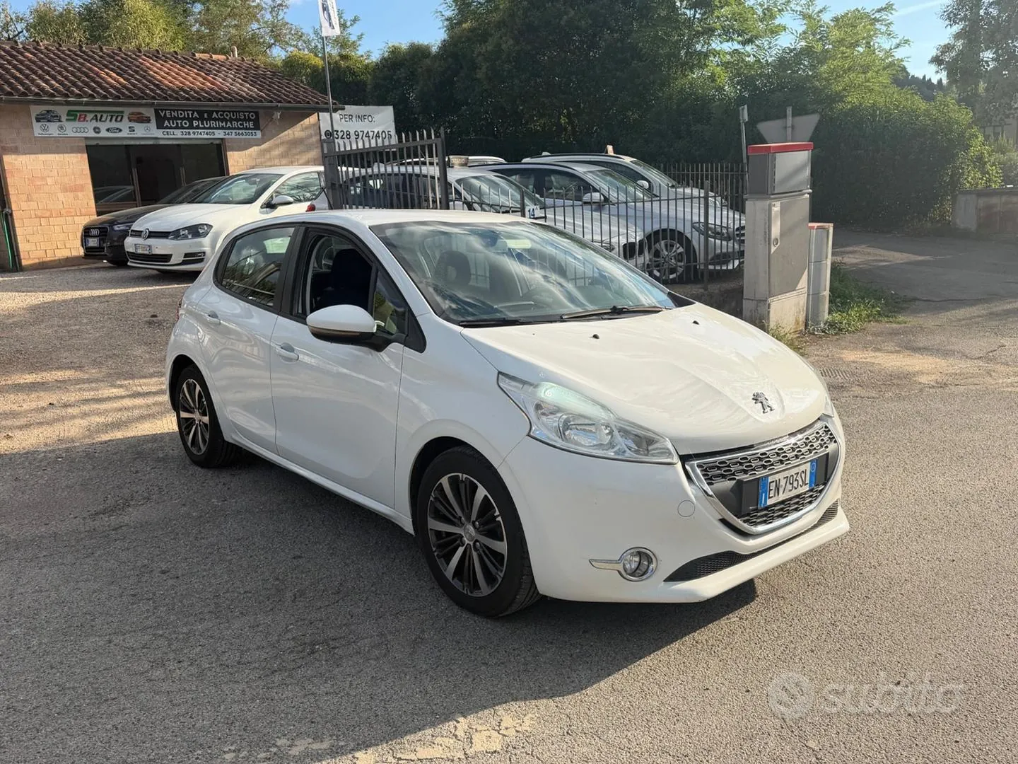 Peugeot 208 2012 photo 3