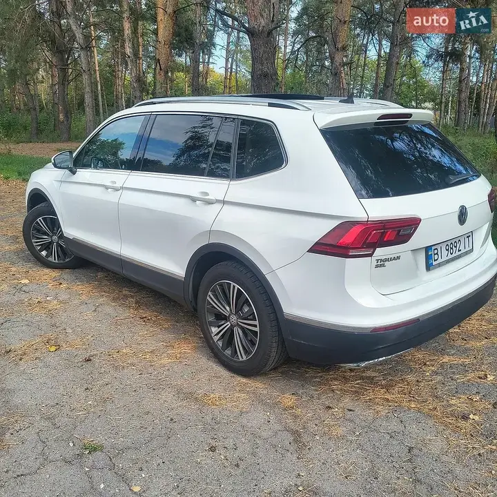 Volkswagen Tiguan 2018 photo 2