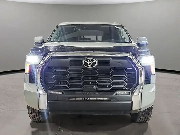 Toyota Tundra 2023 photo 2