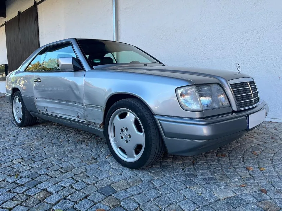 Mercedes-Benz E 220 Coupé