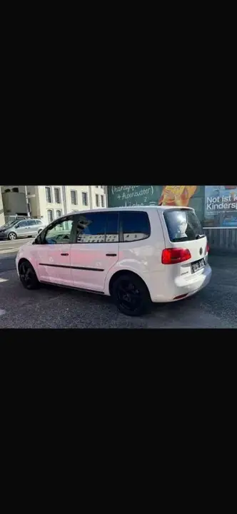 Volkswagen Touran 2013 photo 3