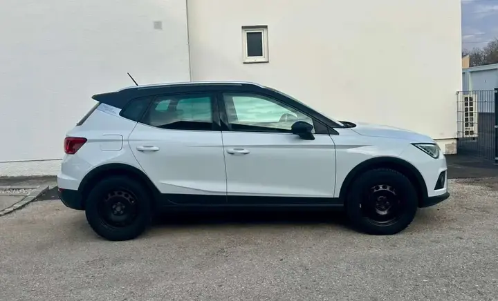 Seat Arona 2019 photo 2