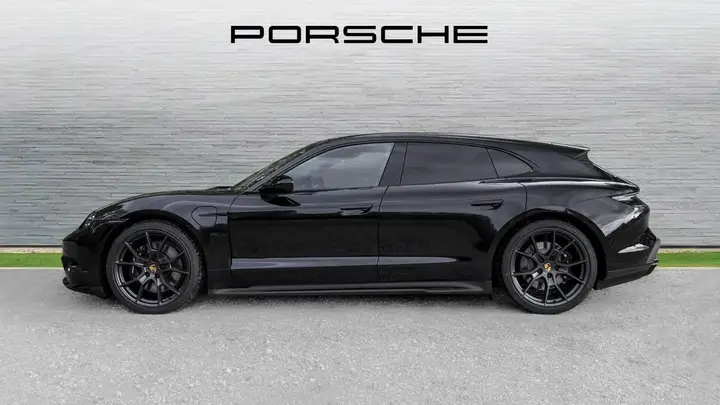 Porsche Taycan photo 5