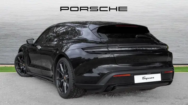 Porsche Taycan photo 4
