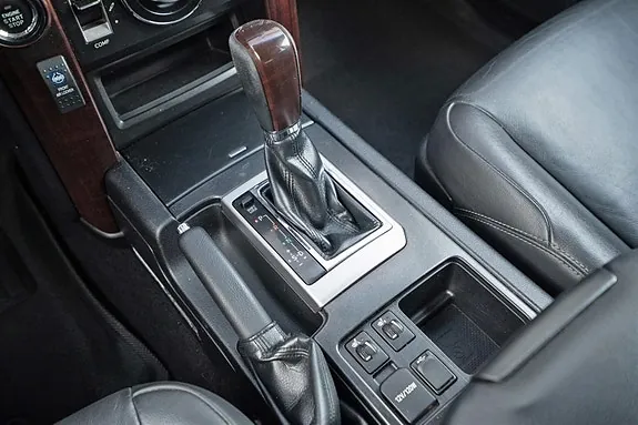 Toyota Land Cruiser 2014 photo 5