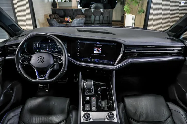 Volkswagen Touareg 2022 photo 2