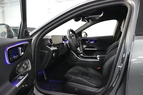 Mercedes-Benz C 300 E 2024 photo 5