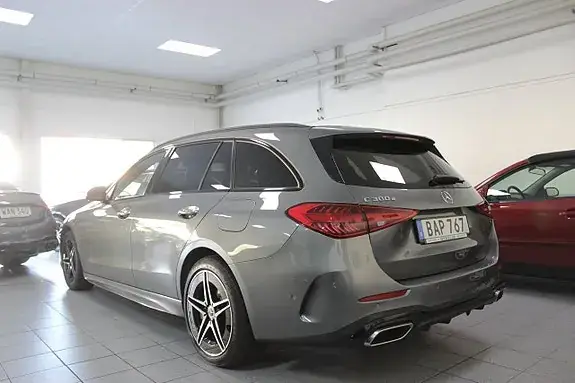 Mercedes-Benz C 300 E 2024 photo 4