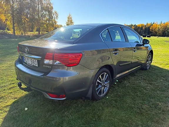 Toyota Avensis 2012 photo 4