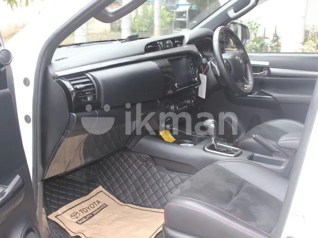 Toyota Hilux 2023 photo 4