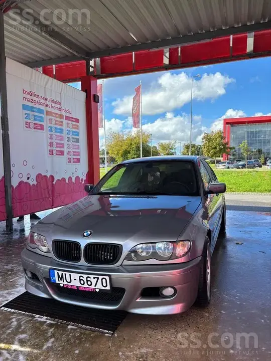 BMW 318 2004 photo 5