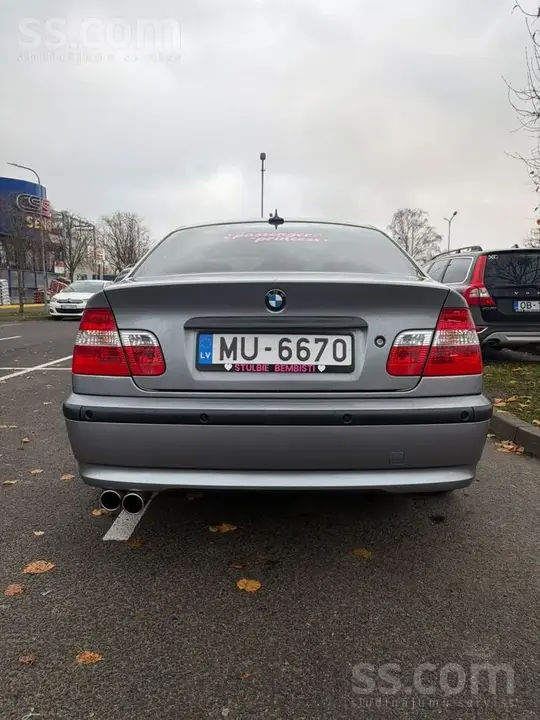 BMW 318 2004 photo 2