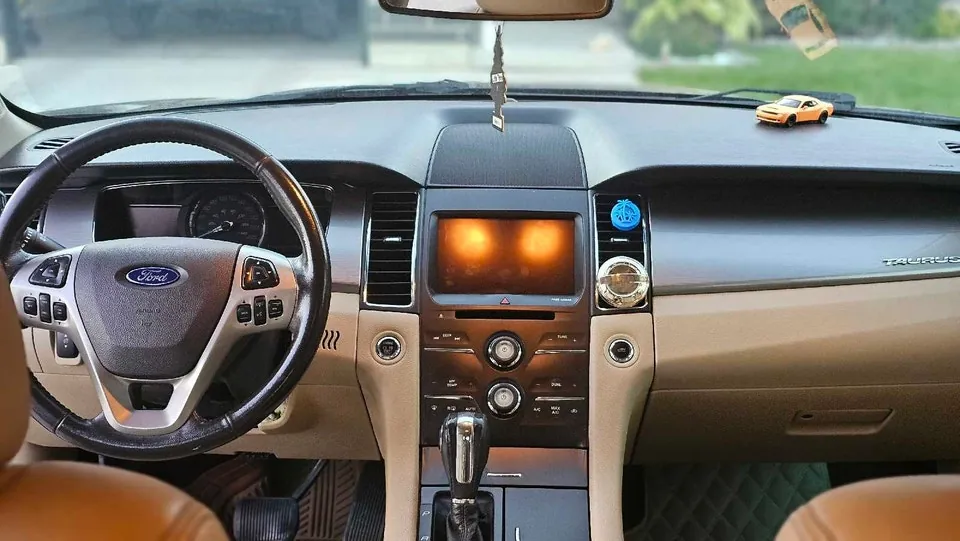 Ford Taurus 2013 photo 5