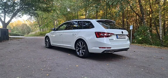 Skoda Superb 2018 photo 4