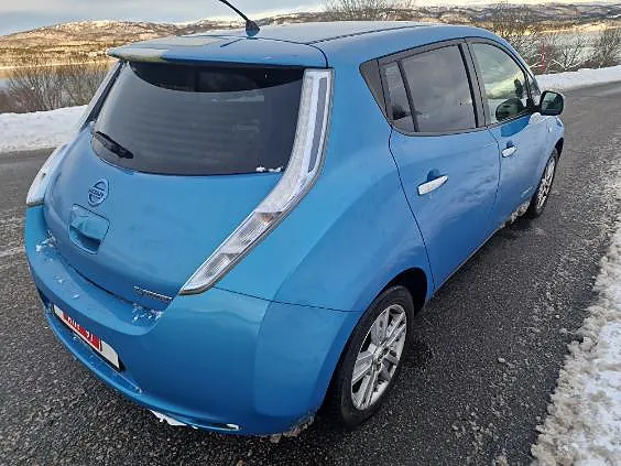 Nissan Leaf 2012 photo 2