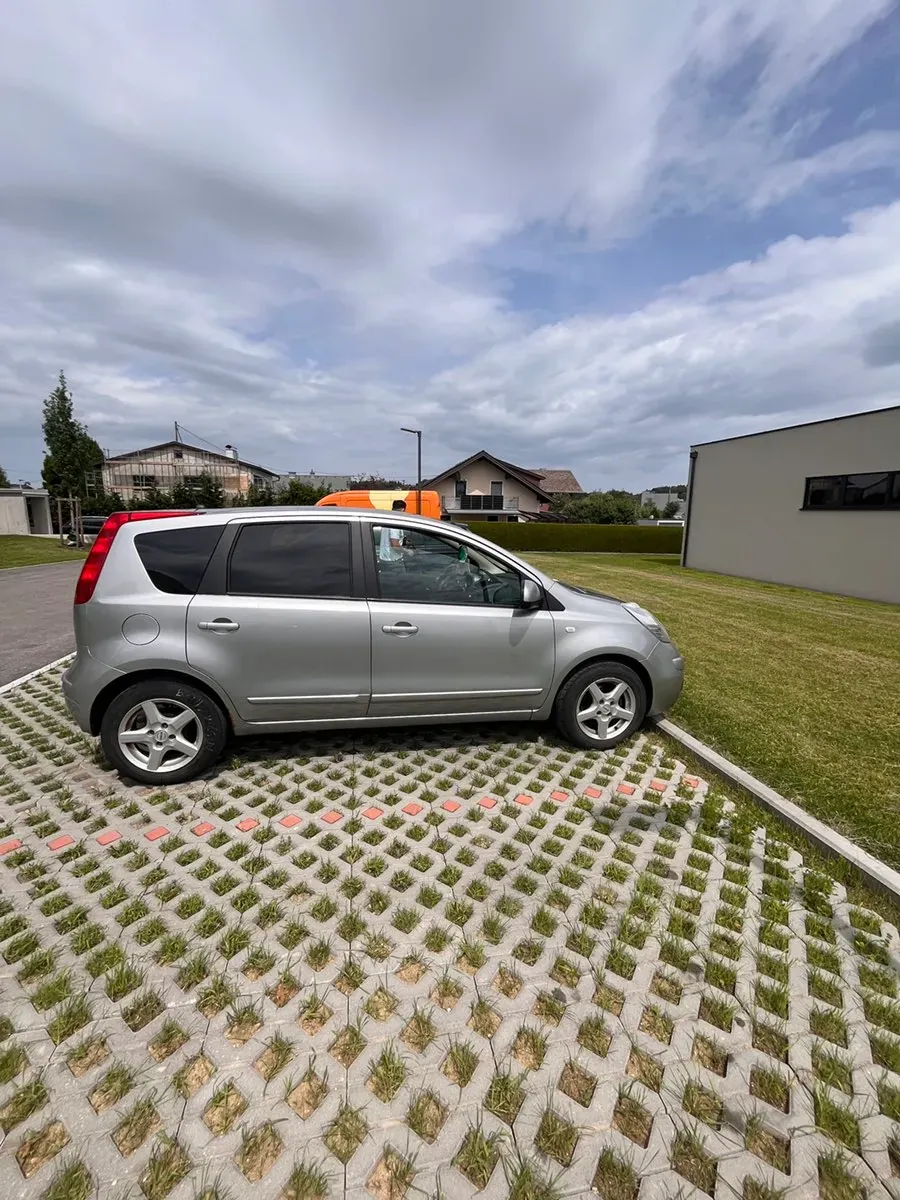 Nissan Note 2008 photo 2