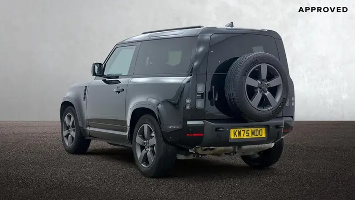 Land Rover Defender 90 2026 photo 2