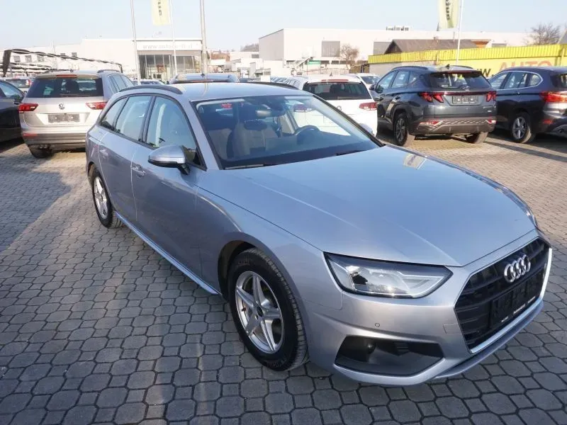 Audi A4 2022 photo 3
