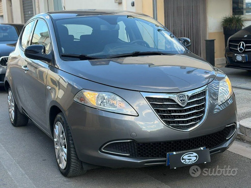 Lancia Ypsilon 2013 photo 2