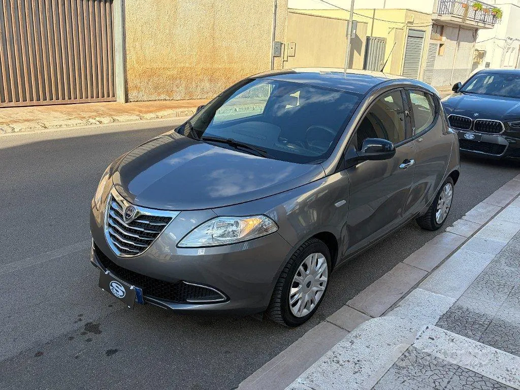 Lancia Ypsilon 2013 photo 5