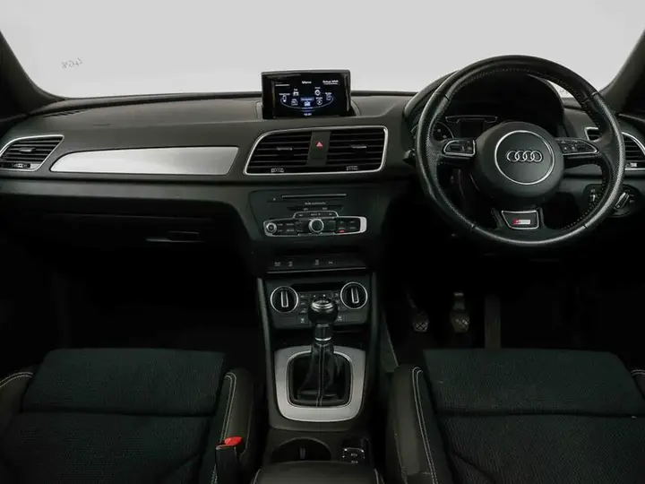 Audi Q3 2018 photo 3