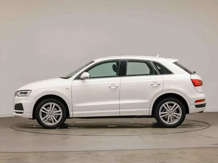 Audi Q3 2018 photo 4