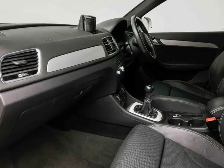 Audi Q3 2018 photo 5