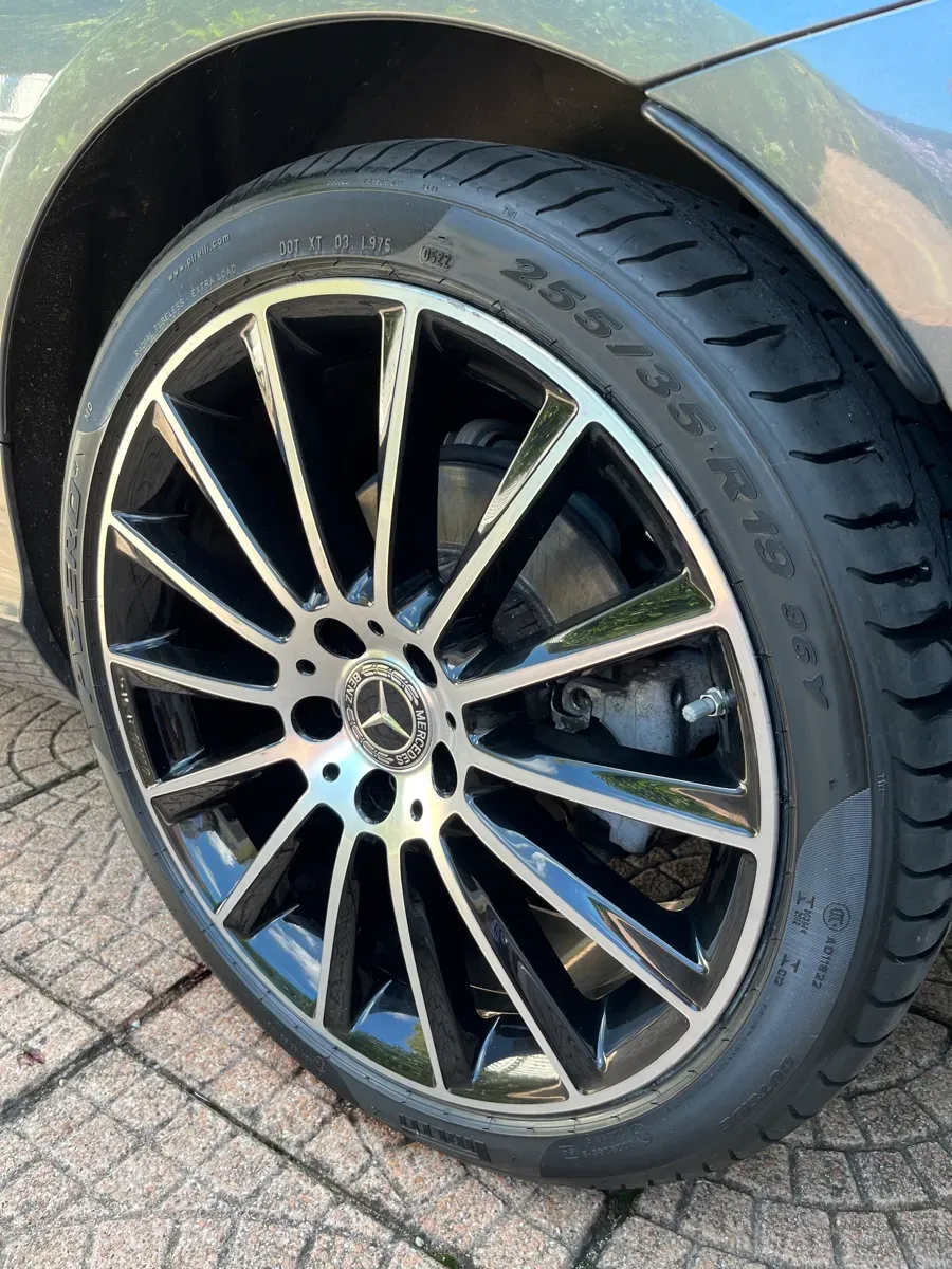 Mercedes-Benz C-Class 2018 photo 2