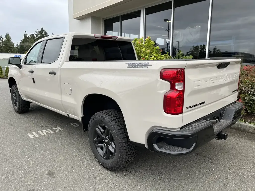 Chevrolet Silverado 1500 2026 photo 3