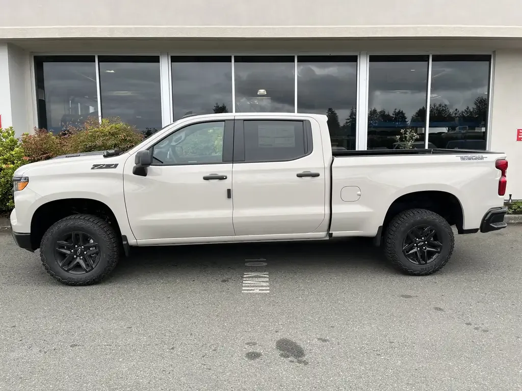 Chevrolet Silverado 1500 2026 photo 2