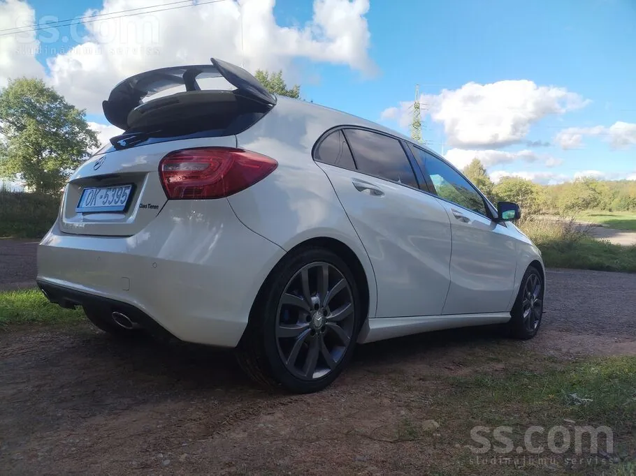 Mercedes-Benz A180 2013 photo 3