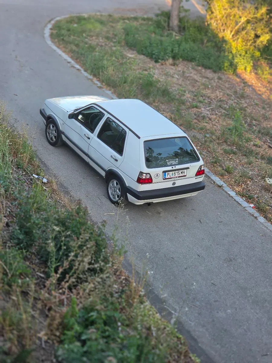 Volkswagen Golf 1989 photo 2