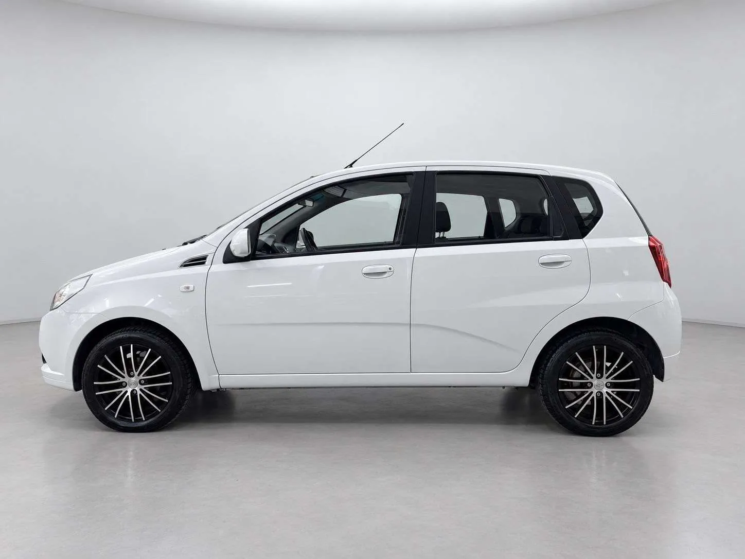Chevrolet Aveo 2009 photo 4