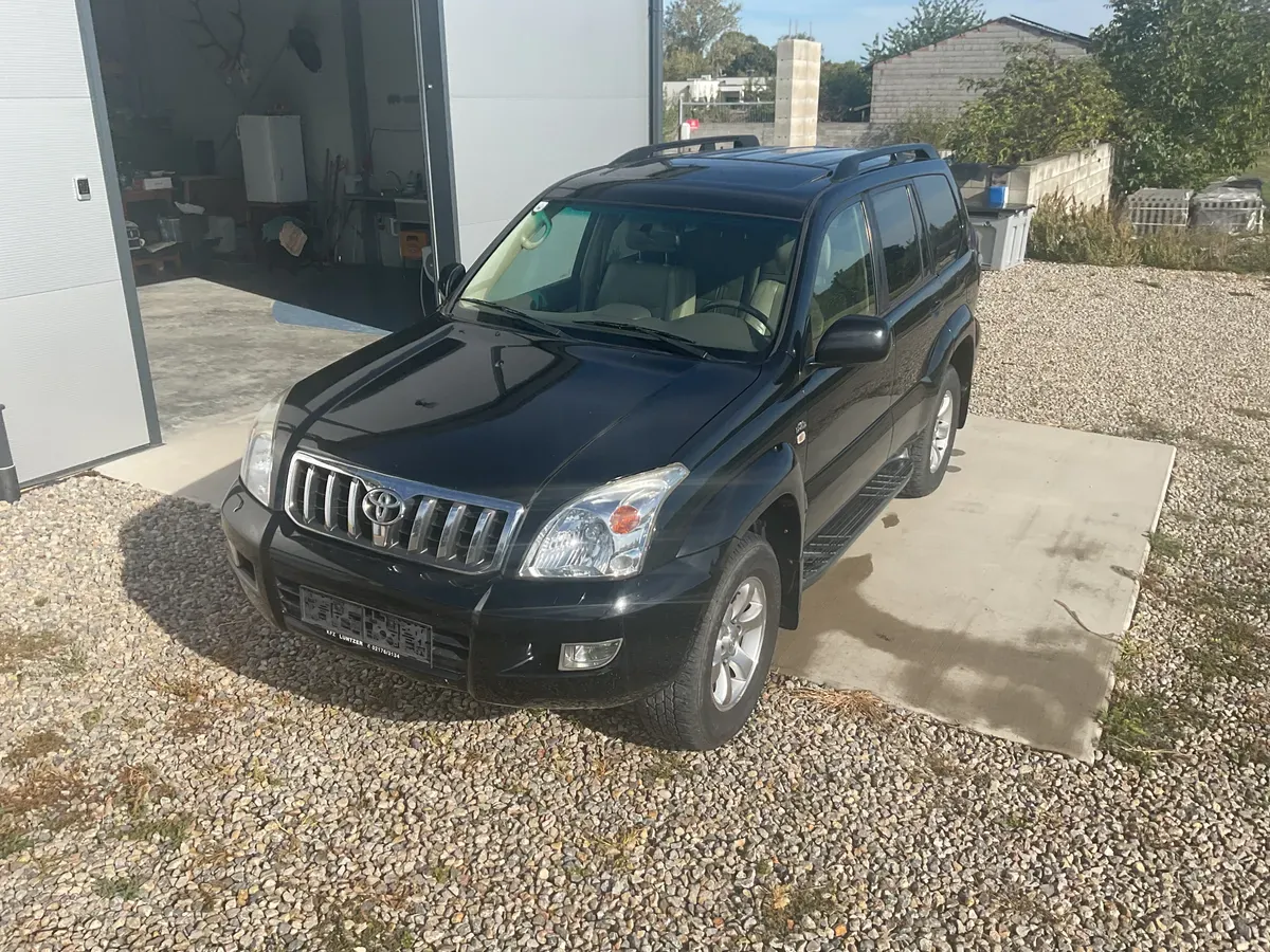 Toyota Land Cruiser 2005 photo 2