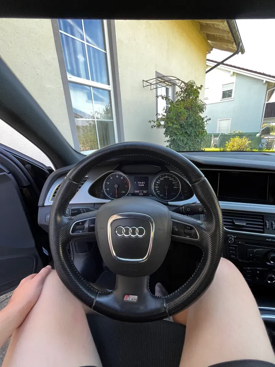 Audi A4 2010 photo 3