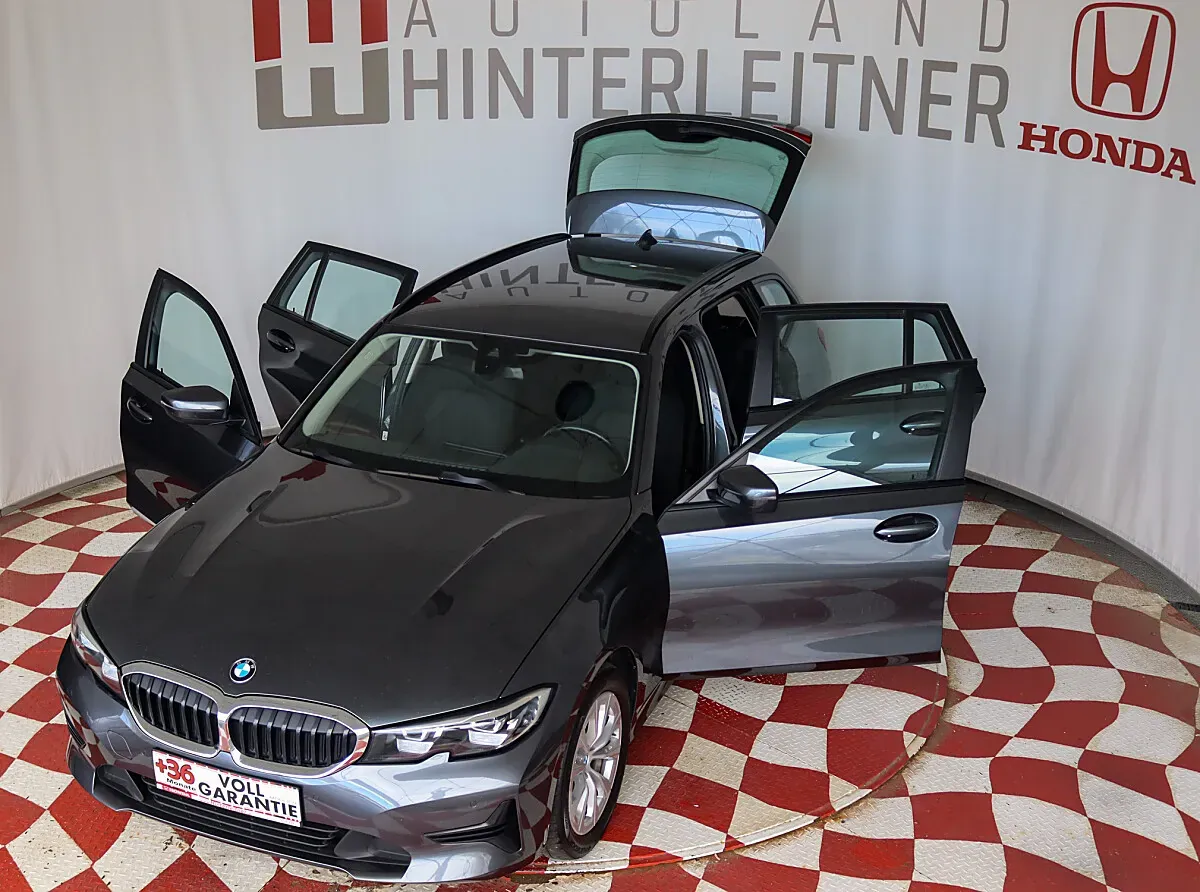 BMW 3 Series 2022 photo 3