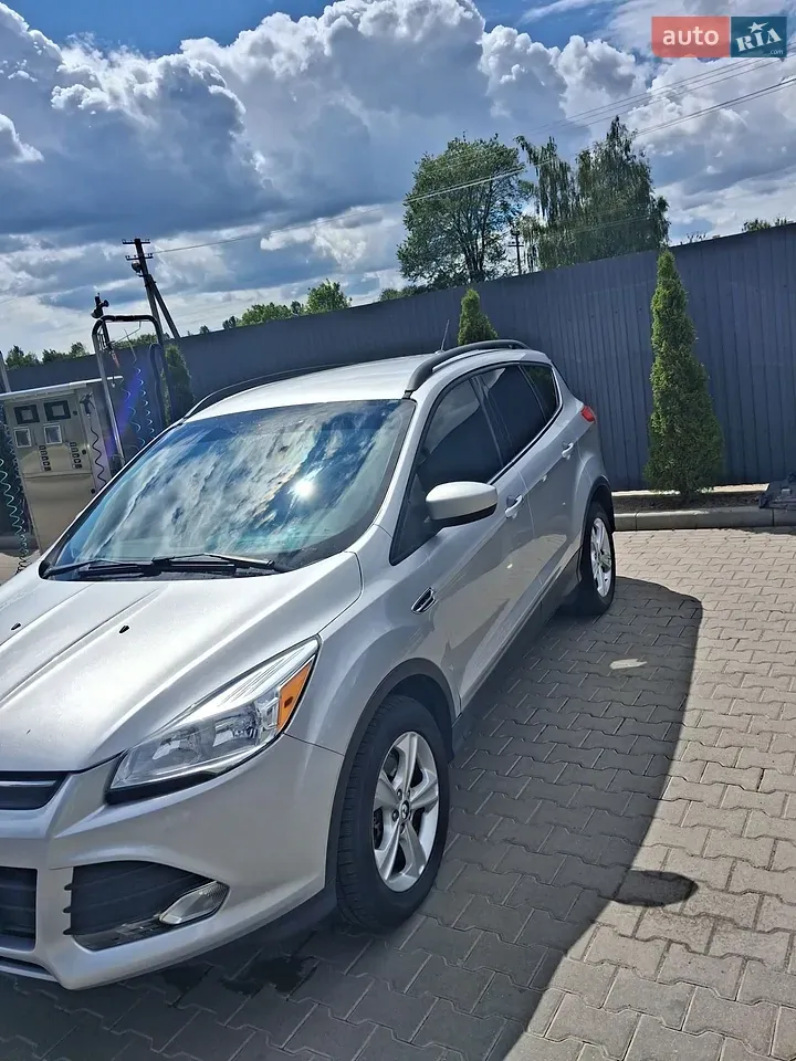 Ford Escape 2014 photo 2