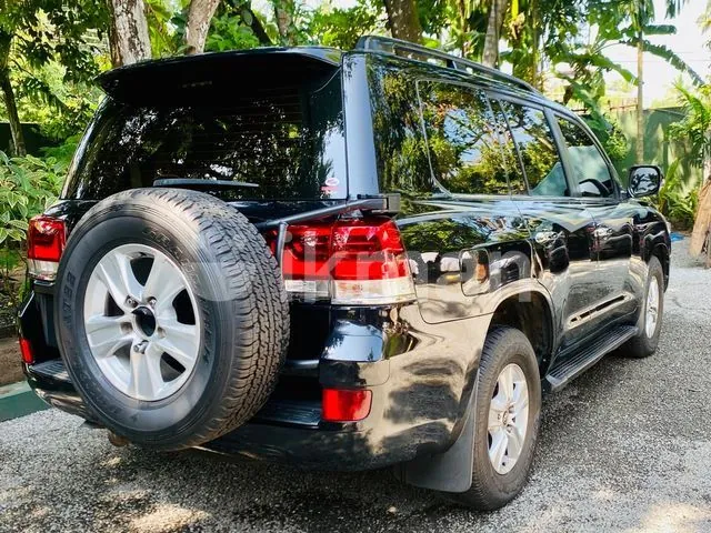 Toyota Land Cruiser Sahara 2015 photo 3
