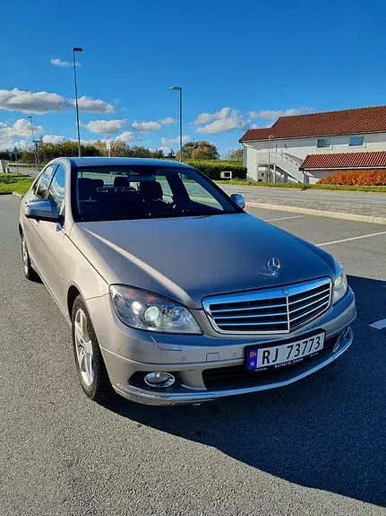 Mercedes-Benz C220