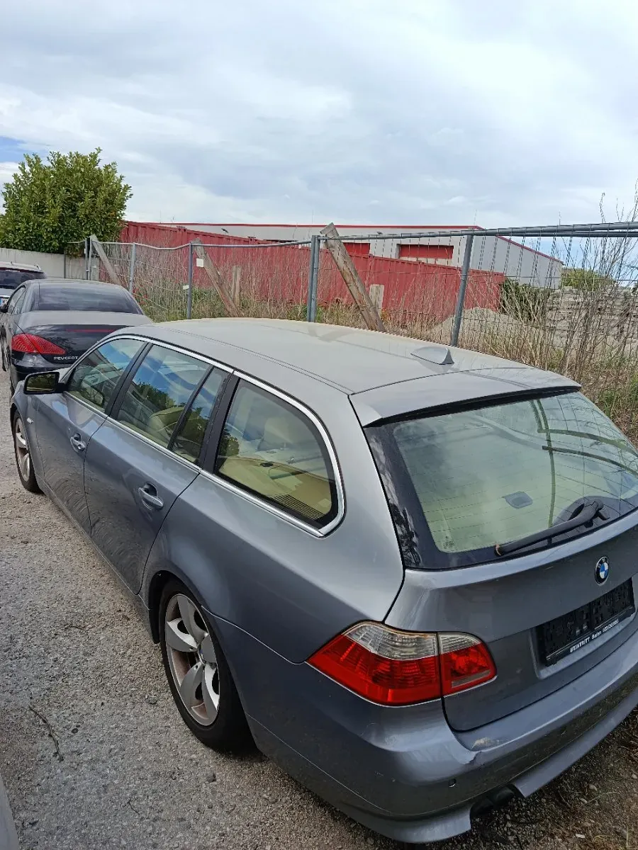 BMW 5 Series 2004 photo 3