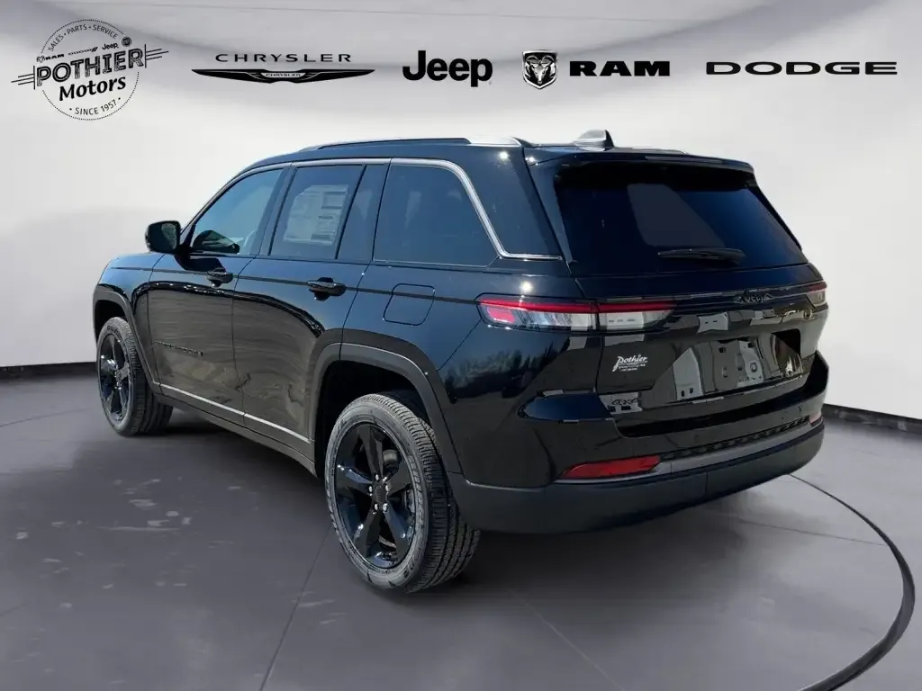 Jeep Grand Cherokee 2026 photo 3