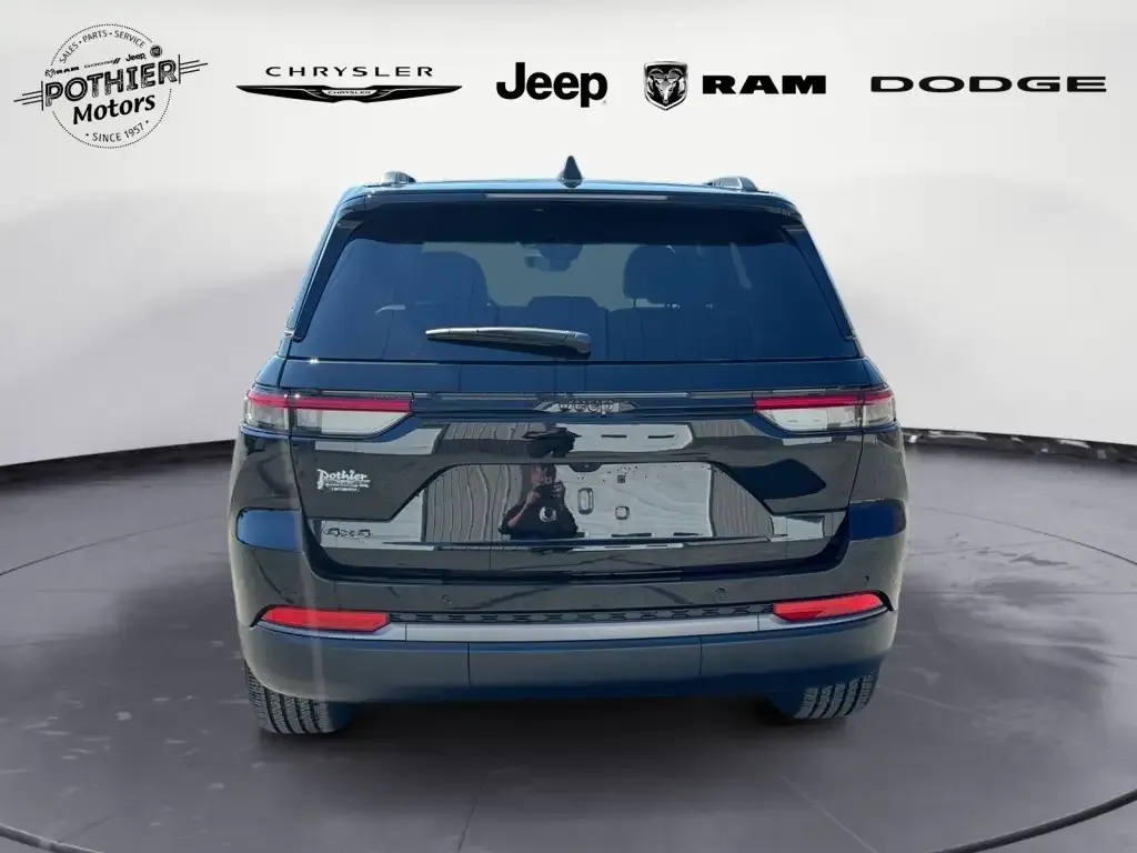 Jeep Grand Cherokee 2026 photo 4