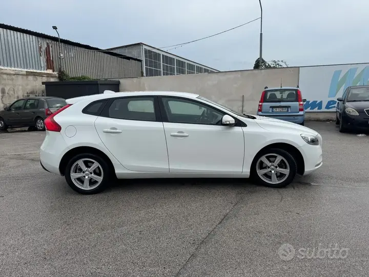 Volvo V40 2018 photo 5