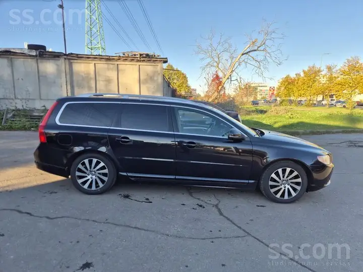 Volvo V70 2013 photo 5